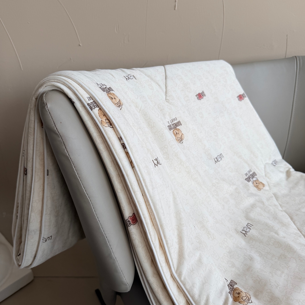 91家纺网 家纺一手货源 找家纺 莱豫家纺 2026春夏新款A类凉感小冰皮夏凉被夏被空调被 可爱小熊