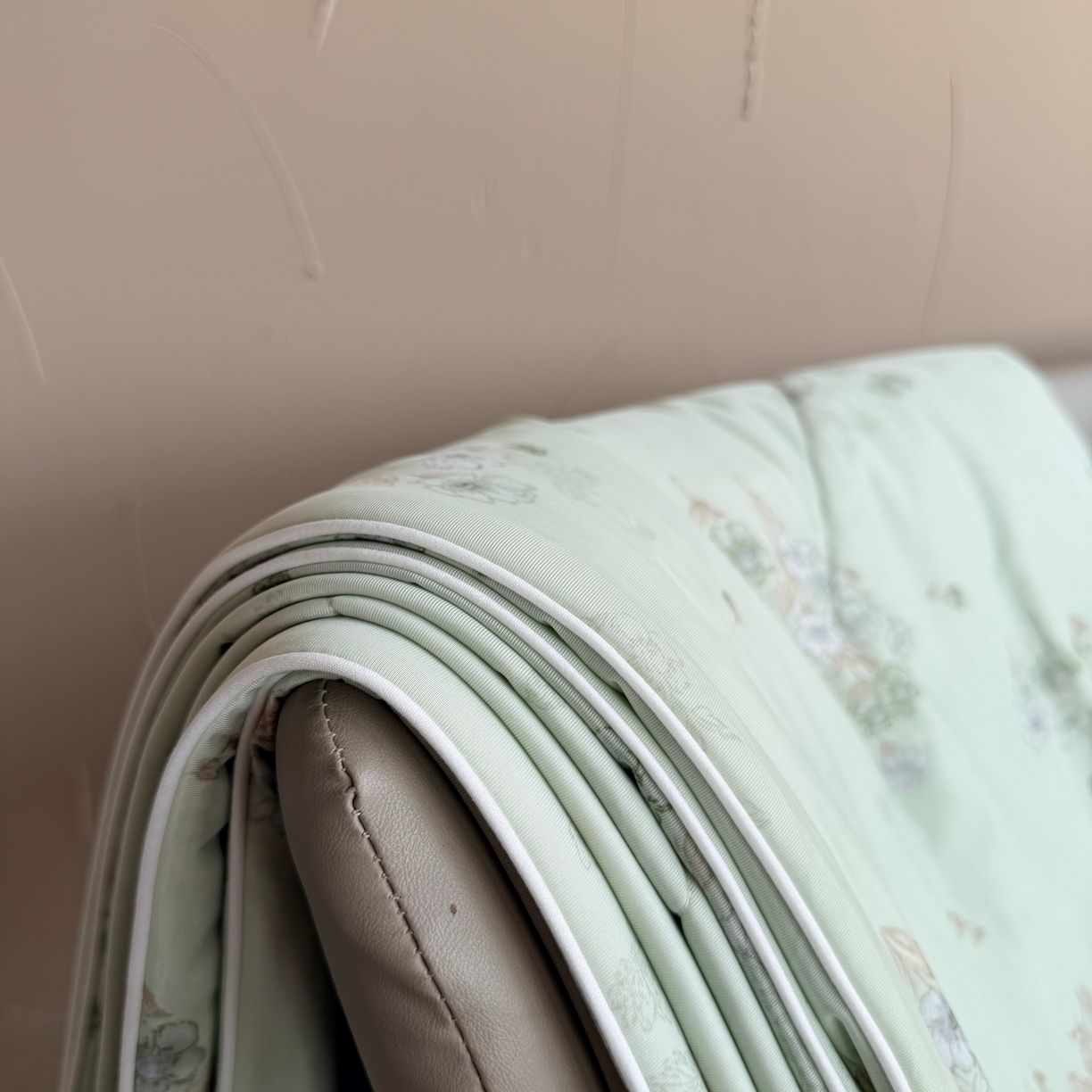 91家纺网 家纺一手货源 找家纺 莱豫家纺 2026春夏新款A类凉感小冰皮夏凉被夏被空调被 弥花集绿