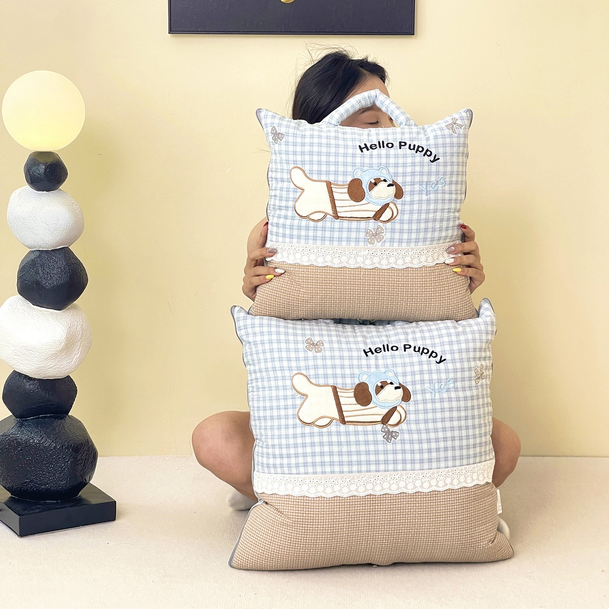 91家纺网 家纺一手货源 找家纺 （总）伊可爱抱枕被 2026新款四季款锦小棉仿棉蕾丝贴布绣抱枕被