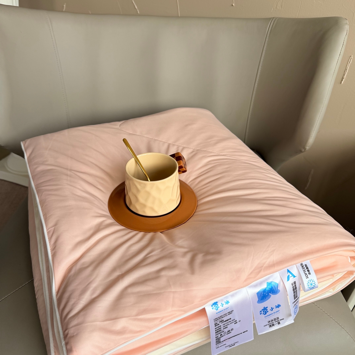 91家纺网 家纺一手货源 找家纺 莱豫家纺 2026春夏新款A类凉感小冰皮夏凉被夏被空调被 蜜桃菠萝