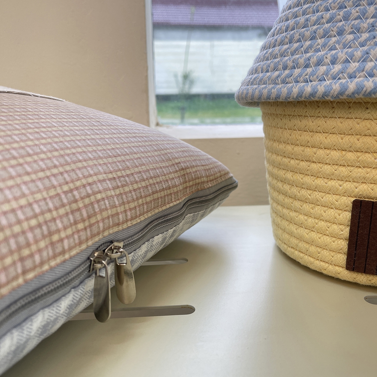 91家纺网 家纺一手货源 找家纺 （总）伊可爱抱枕被 2026新款四季款锦小棉仿棉蕾丝贴布绣抱枕被