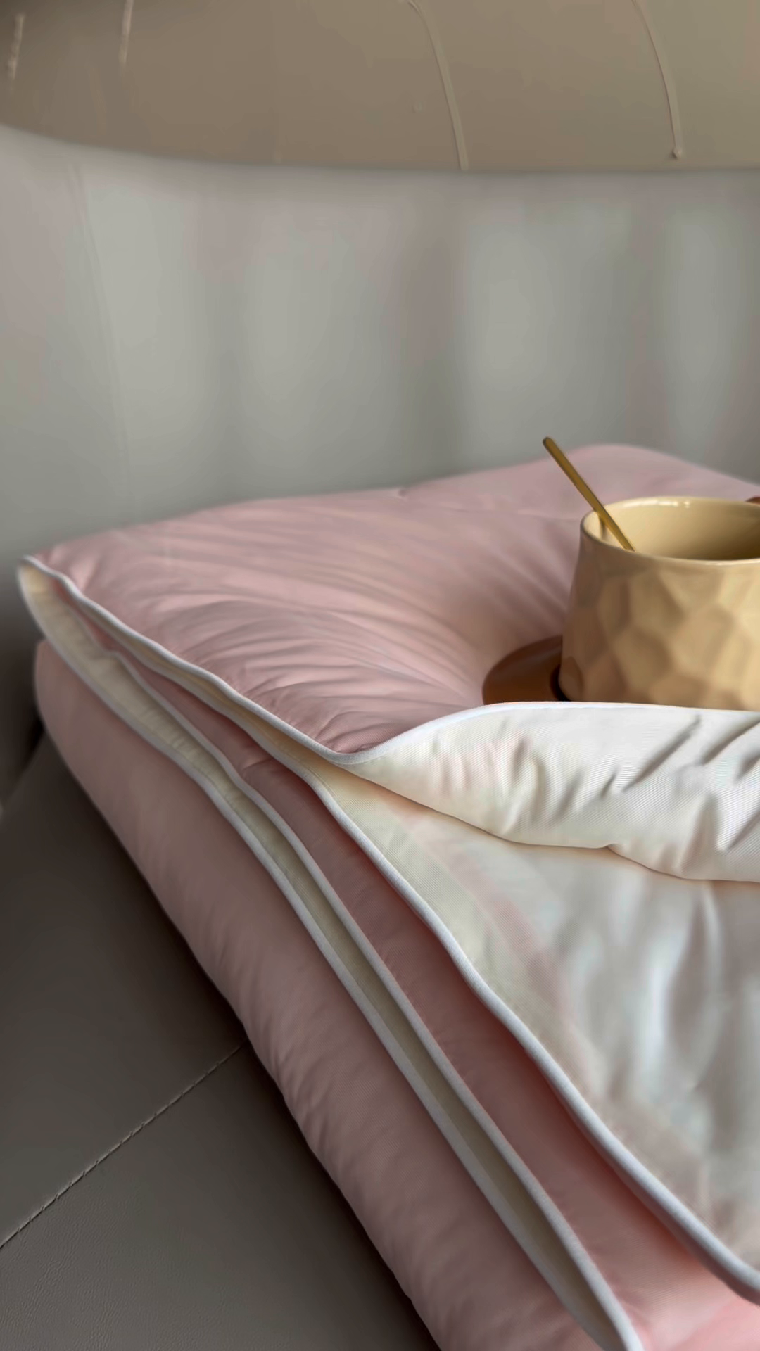 91家纺网 家纺一手货源 找家纺 莱豫家纺 2026春夏新款A类凉感小冰皮夏凉被夏被空调被 蜜桃菠萝