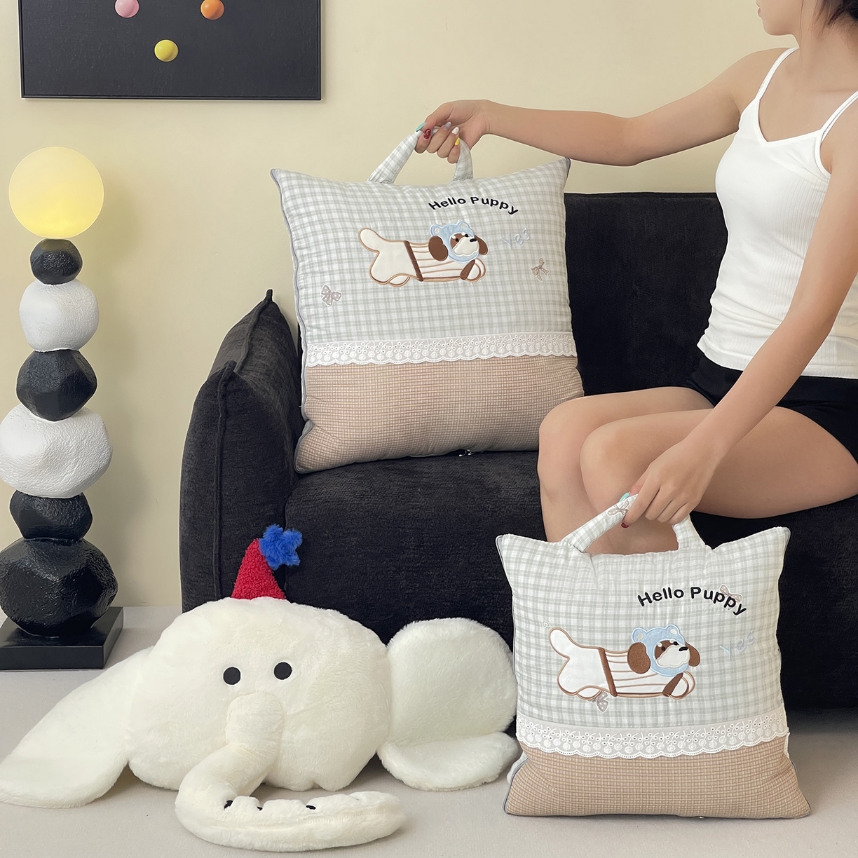 91家纺网 家纺一手货源 找家纺 伊可爱抱枕被 2026新款四季款锦小棉仿棉蕾丝贴布绣抱枕被 锦小绵-格绿