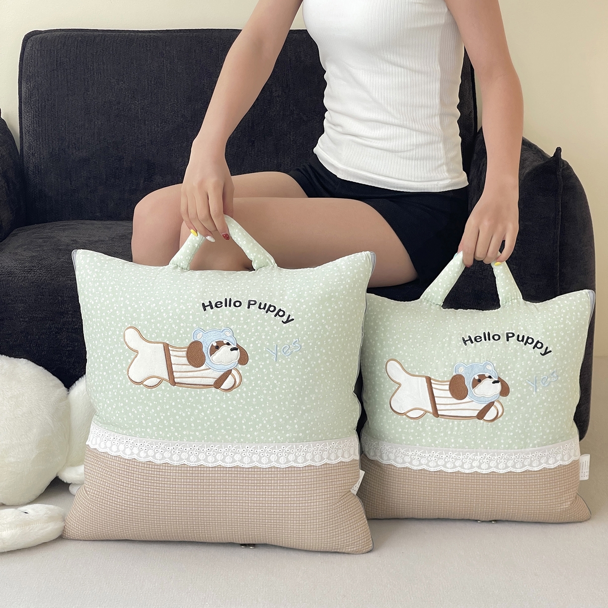 91家纺网 家纺一手货源 找家纺 伊可爱抱枕被 2026新款四季款锦小棉仿棉蕾丝贴布绣抱枕被 锦小绵-果绿