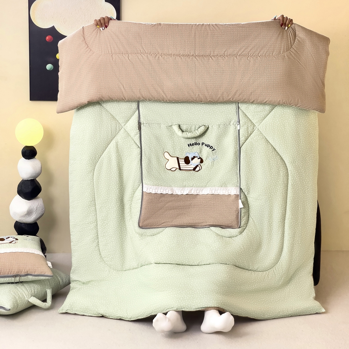 91家纺网 家纺一手货源 找家纺 伊可爱抱枕被 2026新款四季款锦小棉仿棉蕾丝贴布绣抱枕被 锦小绵-果绿