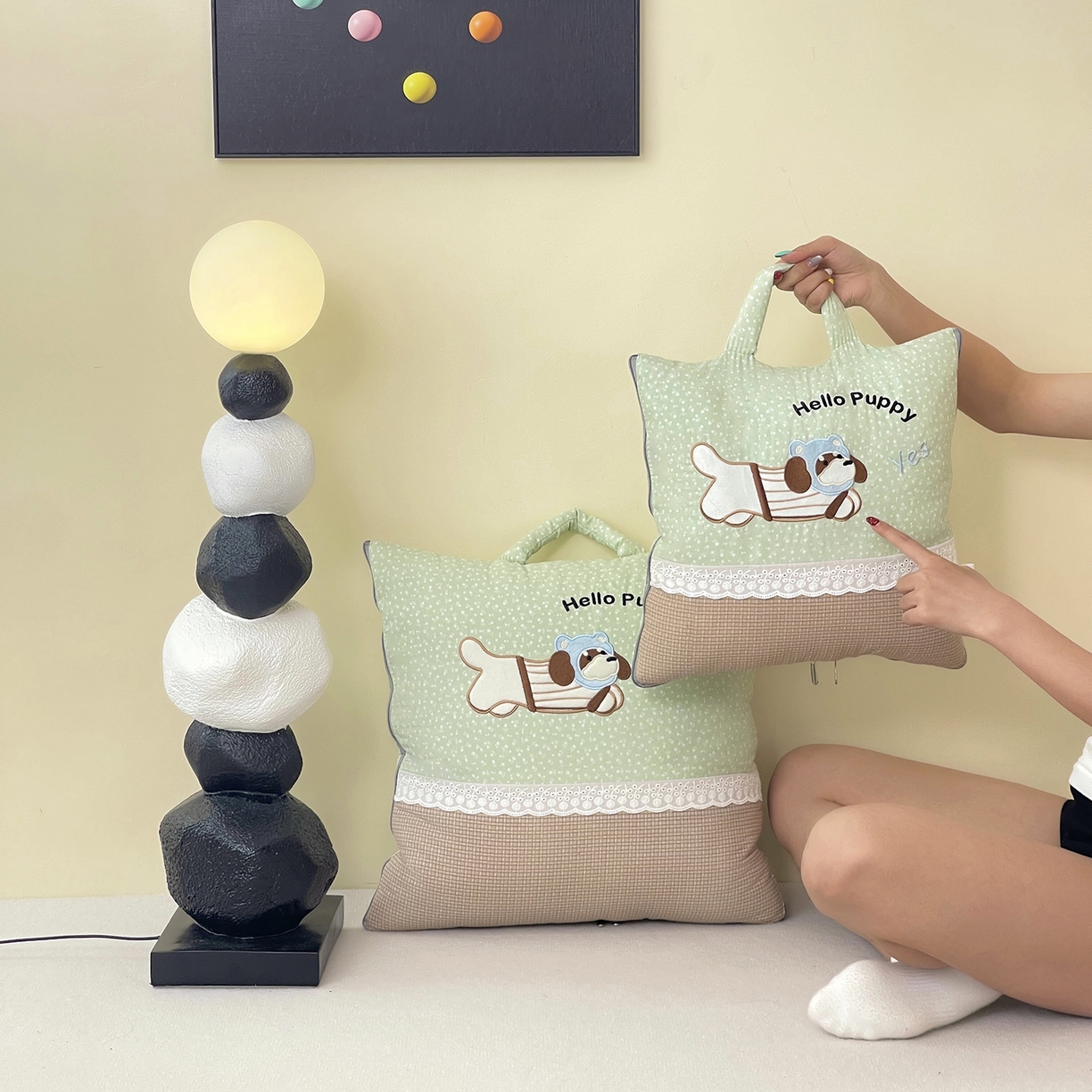 91家纺网 家纺一手货源 找家纺 伊可爱抱枕被 2026新款四季款锦小棉仿棉蕾丝贴布绣抱枕被 锦小绵-果绿