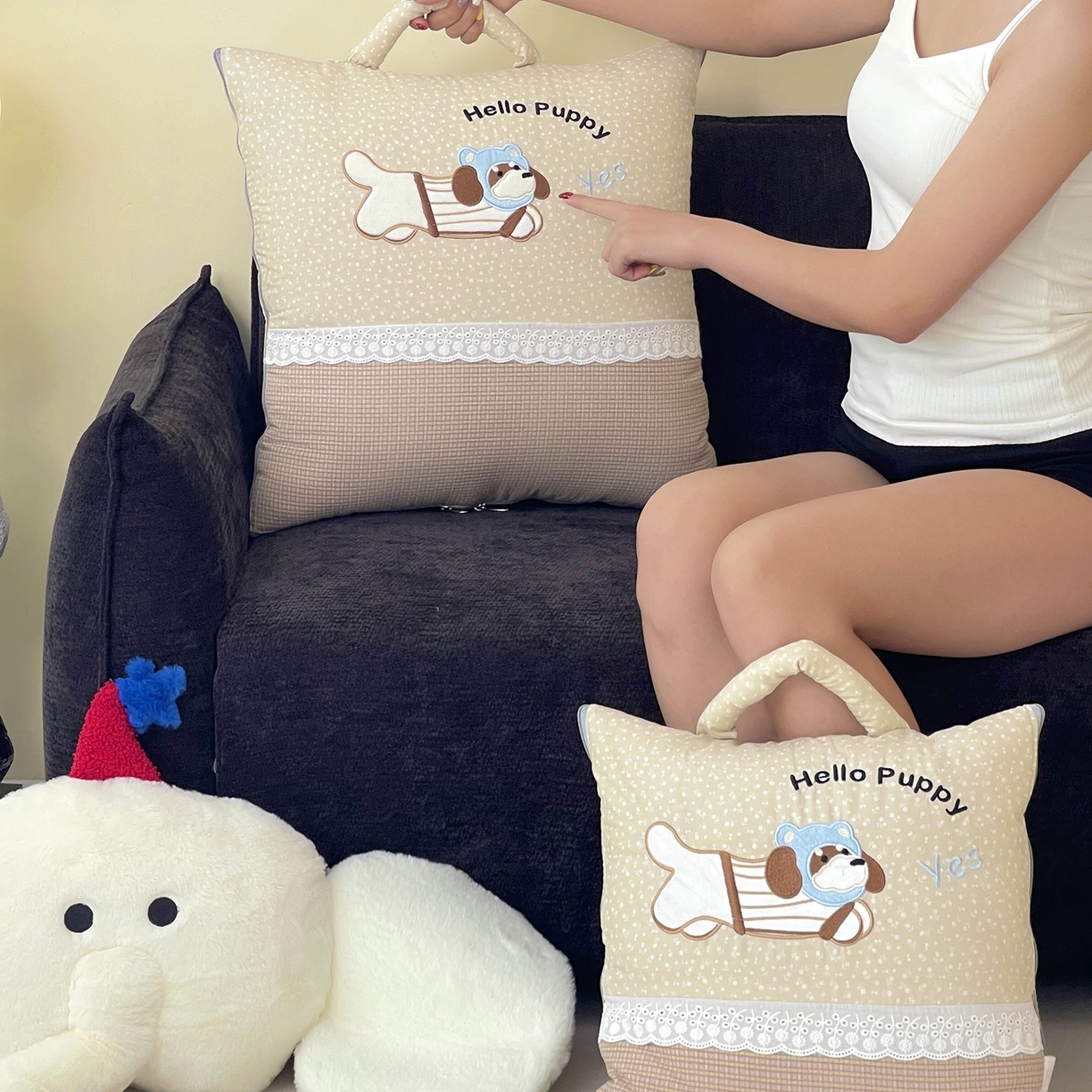 91家纺网 家纺一手货源 找家纺 伊可爱抱枕被 2026新款四季款锦小棉仿棉蕾丝贴布绣抱枕被 锦小绵-卡其