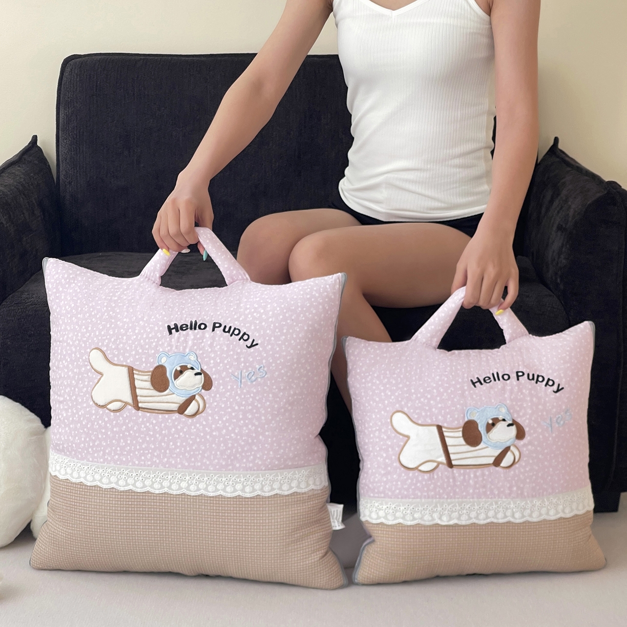 91家纺网 家纺一手货源 找家纺 伊可爱抱枕被 2026新款四季款锦小棉仿棉蕾丝贴布绣抱枕被 锦小绵-紫粉