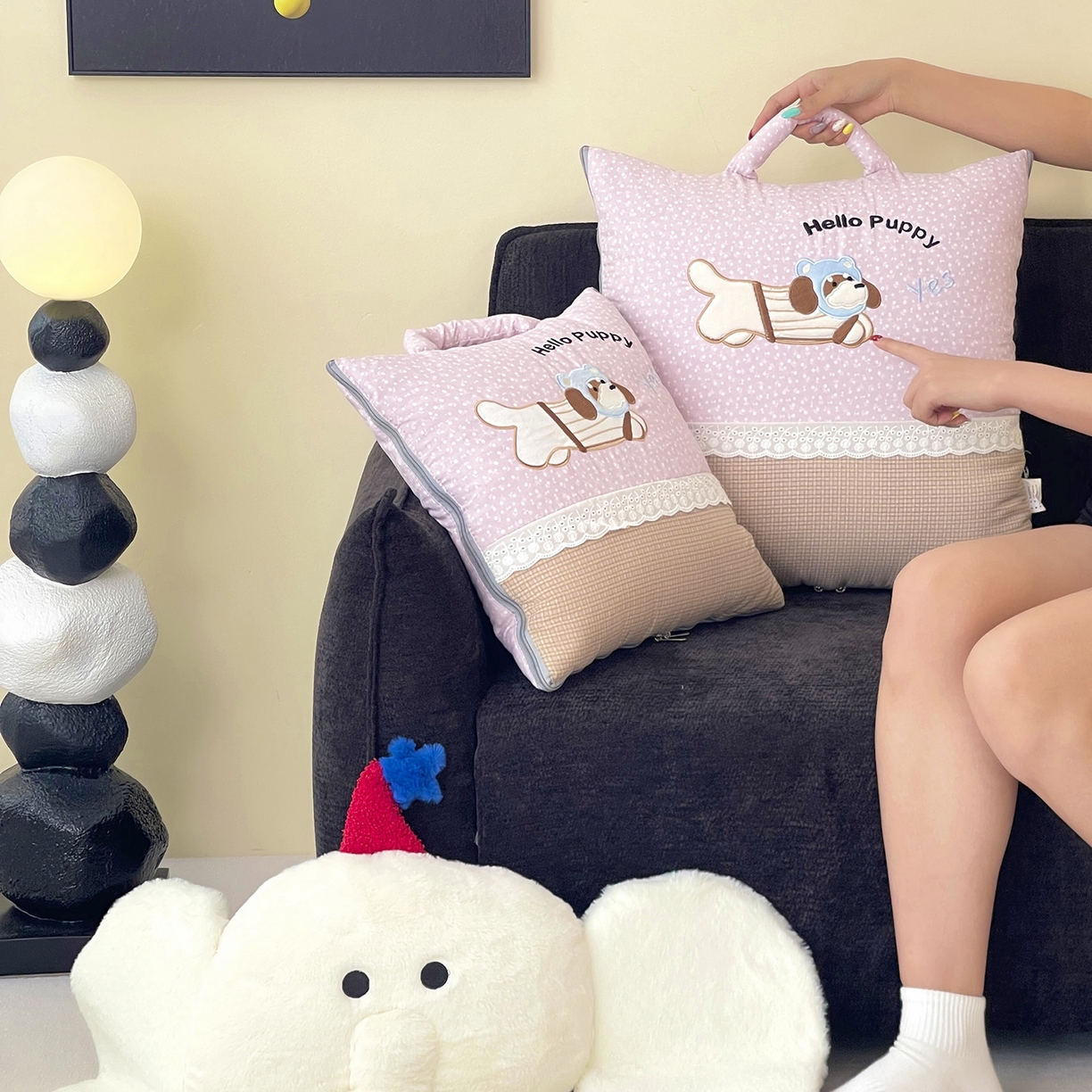 91家纺网 家纺一手货源 找家纺 伊可爱抱枕被 2026新款四季款锦小棉仿棉蕾丝贴布绣抱枕被 锦小绵-紫粉