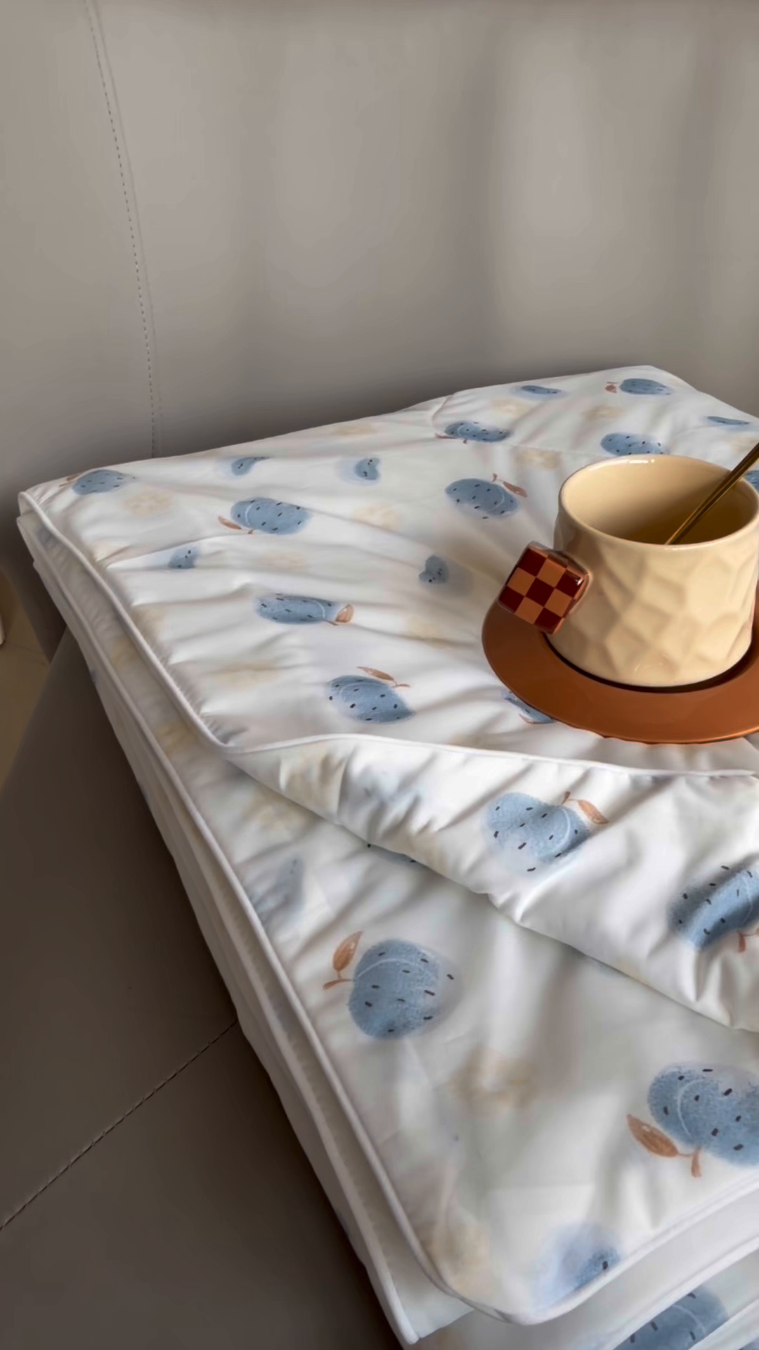 91家纺网 家纺一手货源 找家纺 莱豫家纺 2026春夏新款A类凉感小冰皮夏凉被夏被空调被 夏日桃桃