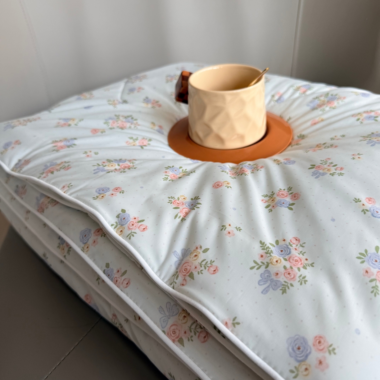 91家纺网 家纺一手货源 找家纺 莱豫家纺 2026春夏新款A类凉感小冰皮夏凉被夏被空调被 夏日小花