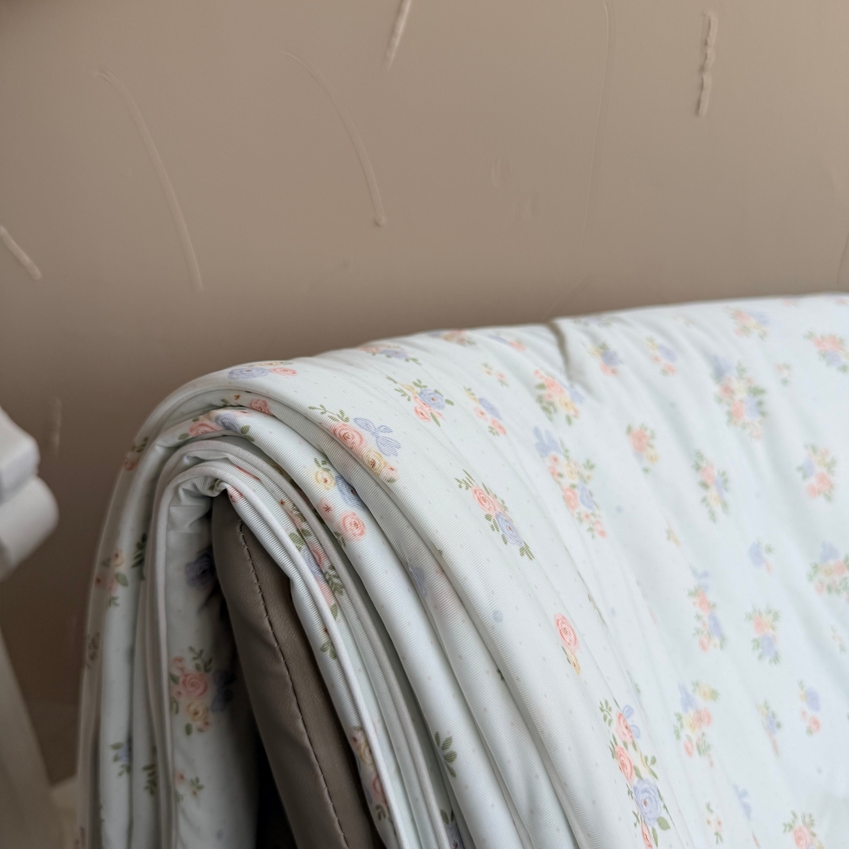 91家纺网 家纺一手货源 找家纺 莱豫家纺 2026春夏新款A类凉感小冰皮夏凉被夏被空调被 夏日小花