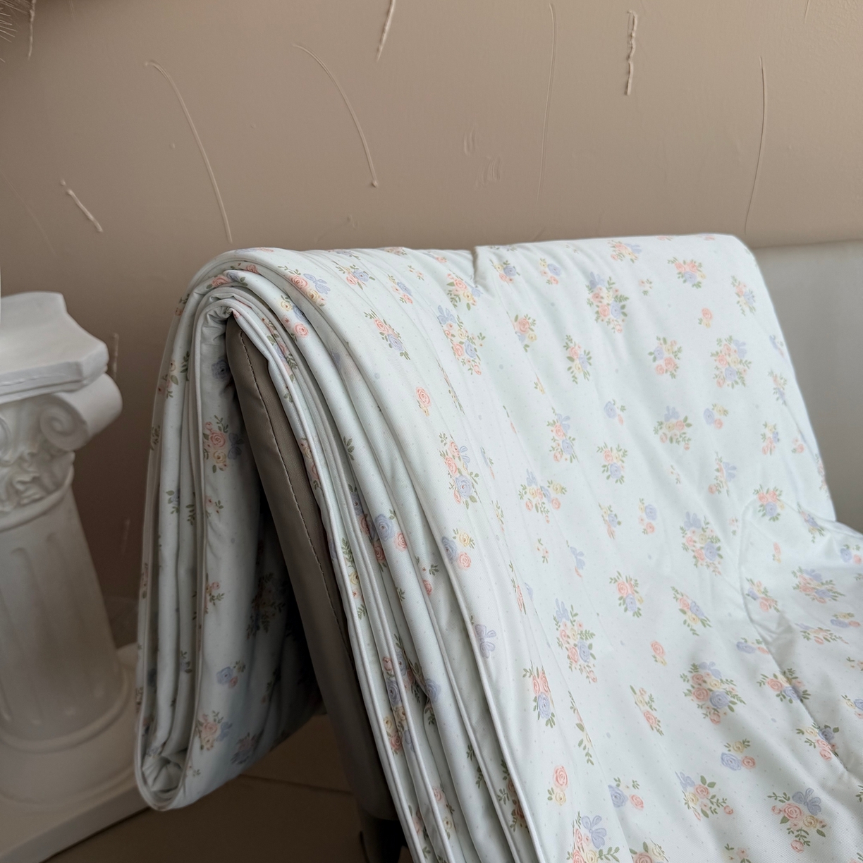 91家纺网 家纺一手货源 找家纺 莱豫家纺 2026春夏新款A类凉感小冰皮夏凉被夏被空调被 夏日小花