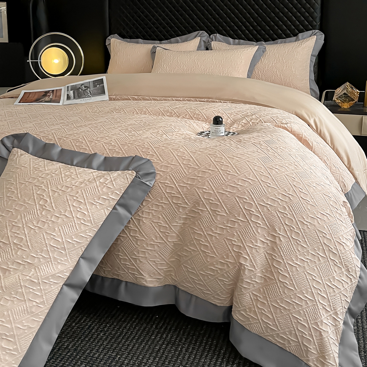 91家纺网 家纺一手货源 找家纺 澳梵家居 2026新款A类法式立体浮雕双层提花水洗冰丝四件套 卢浮宫-香槟