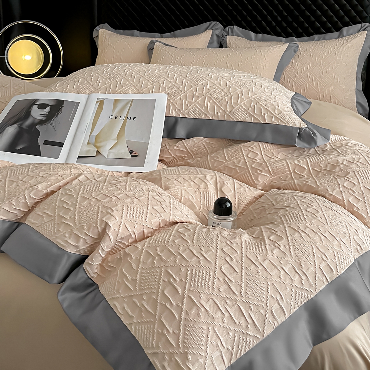 91家纺网 家纺一手货源 找家纺 澳梵家居 2026新款A类法式立体浮雕双层提花水洗冰丝四件套 卢浮宫-香槟