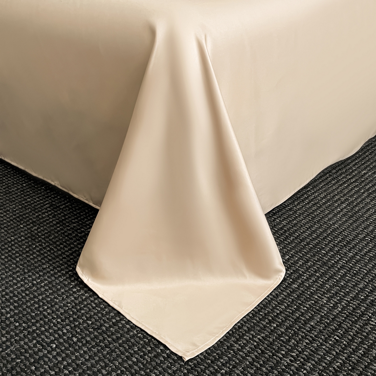 91家纺网 家纺一手货源 找家纺 澳梵家居 2026新款A类法式立体浮雕双层提花水洗冰丝四件套 卢浮宫-香槟