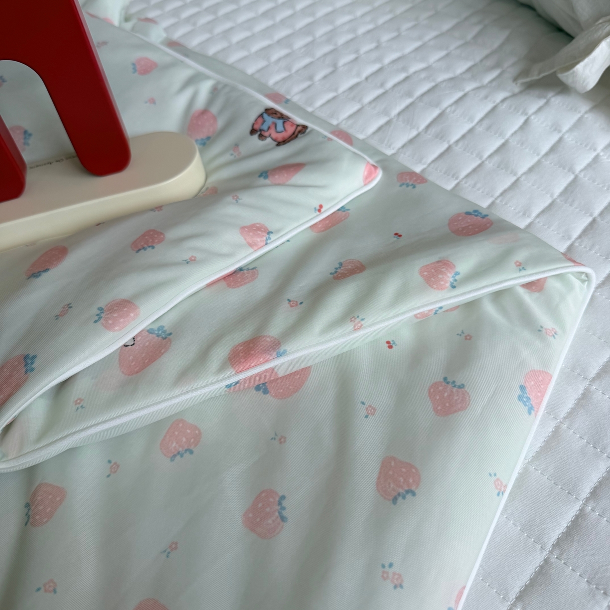 91家纺网 家纺一手货源 找家纺 莱豫家纺 2026春夏新款A类凉感小冰皮夏凉被夏被空调被 小草莓绿