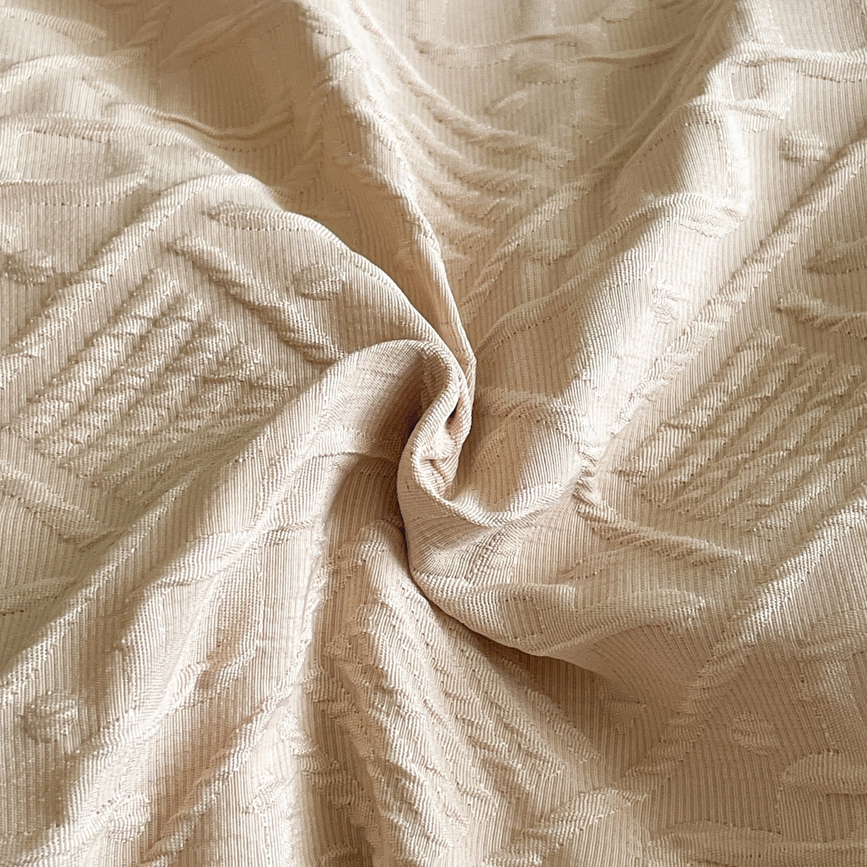 91家纺网 家纺一手货源 找家纺 澳梵家居 2026新款A类法式立体浮雕双层提花水洗冰丝四件套 卢浮宫-香槟