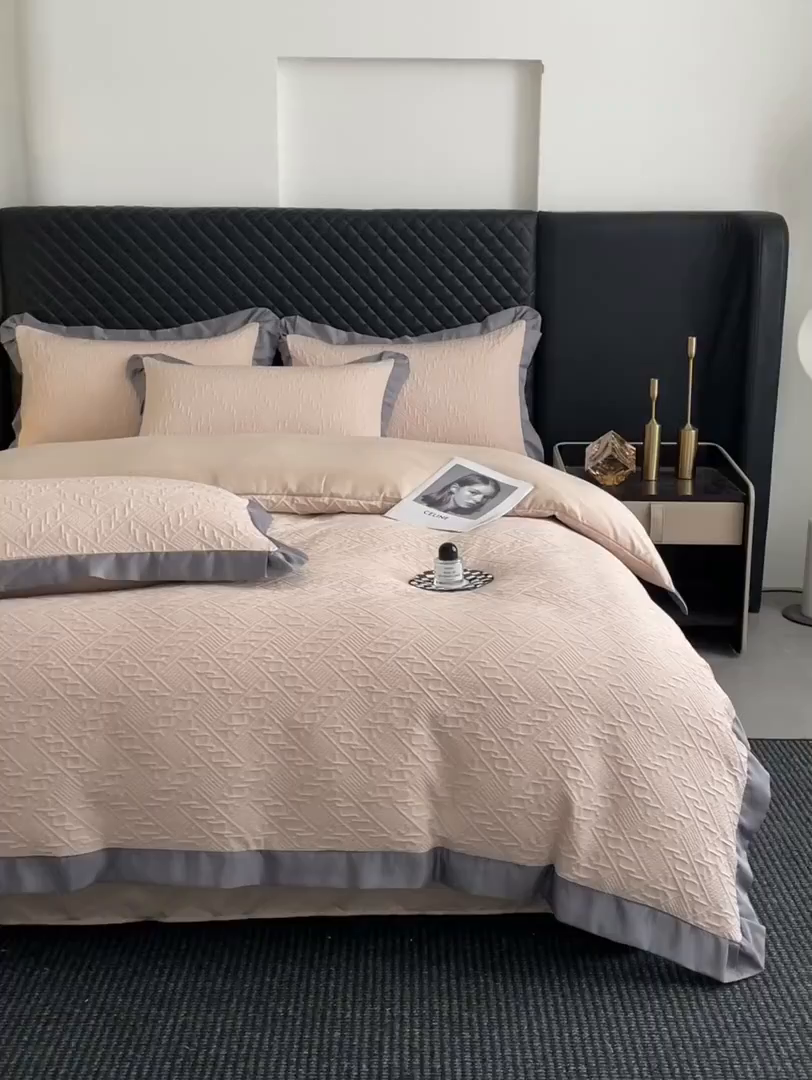 91家纺网 家纺一手货源 找家纺 澳梵家居 2026新款A类法式立体浮雕双层提花水洗冰丝四件套 卢浮宫-香槟