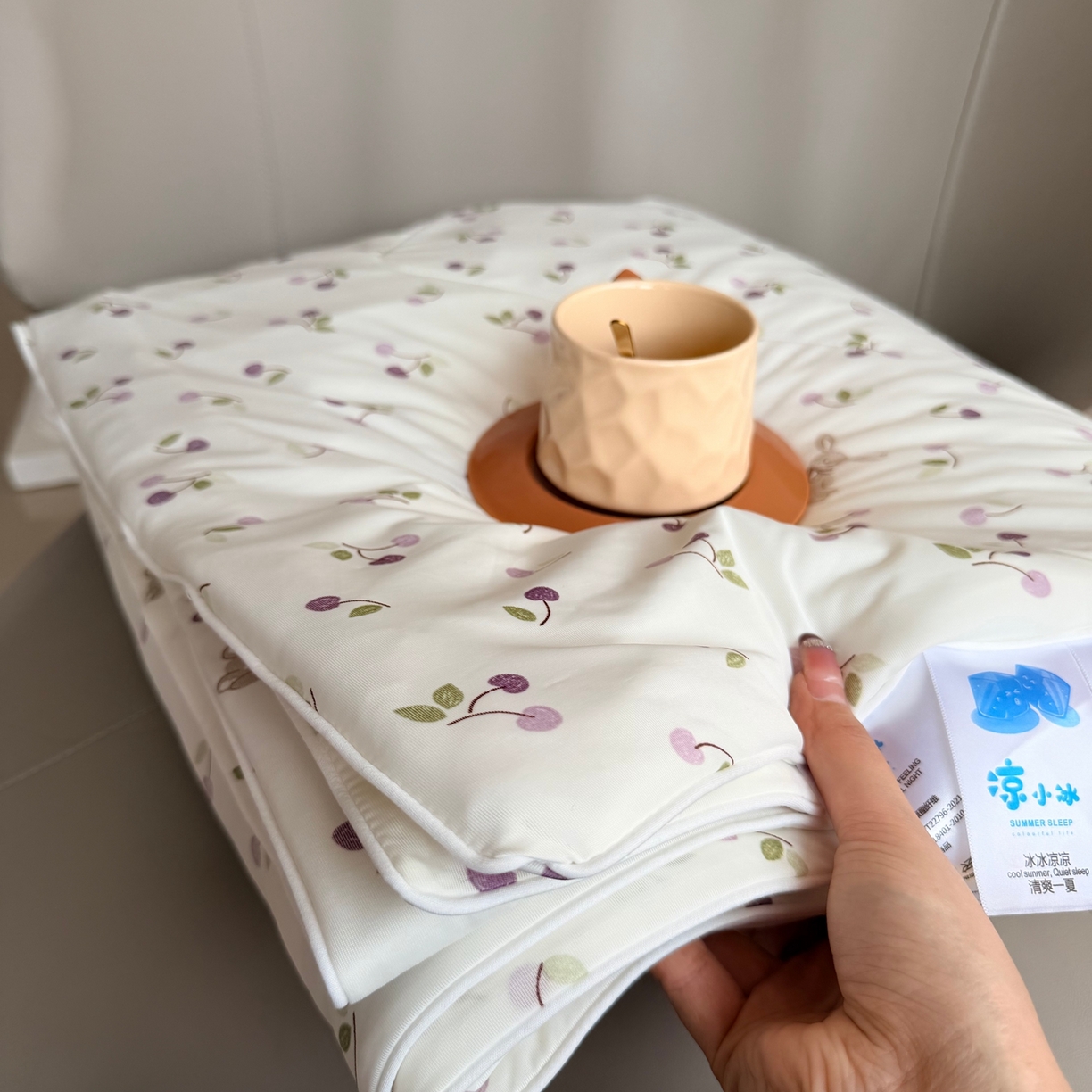 91家纺网 家纺一手货源 找家纺 莱豫家纺 2026春夏新款A类凉感小冰皮夏凉被夏被空调被 小樱桃