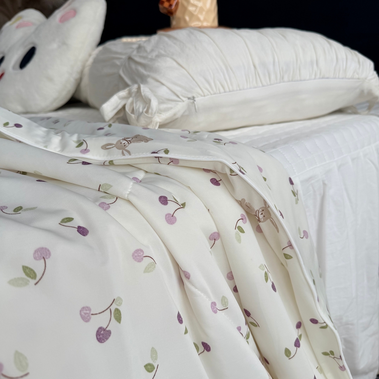 91家纺网 家纺一手货源 找家纺 莱豫家纺 2026春夏新款A类凉感小冰皮夏凉被夏被空调被 小樱桃