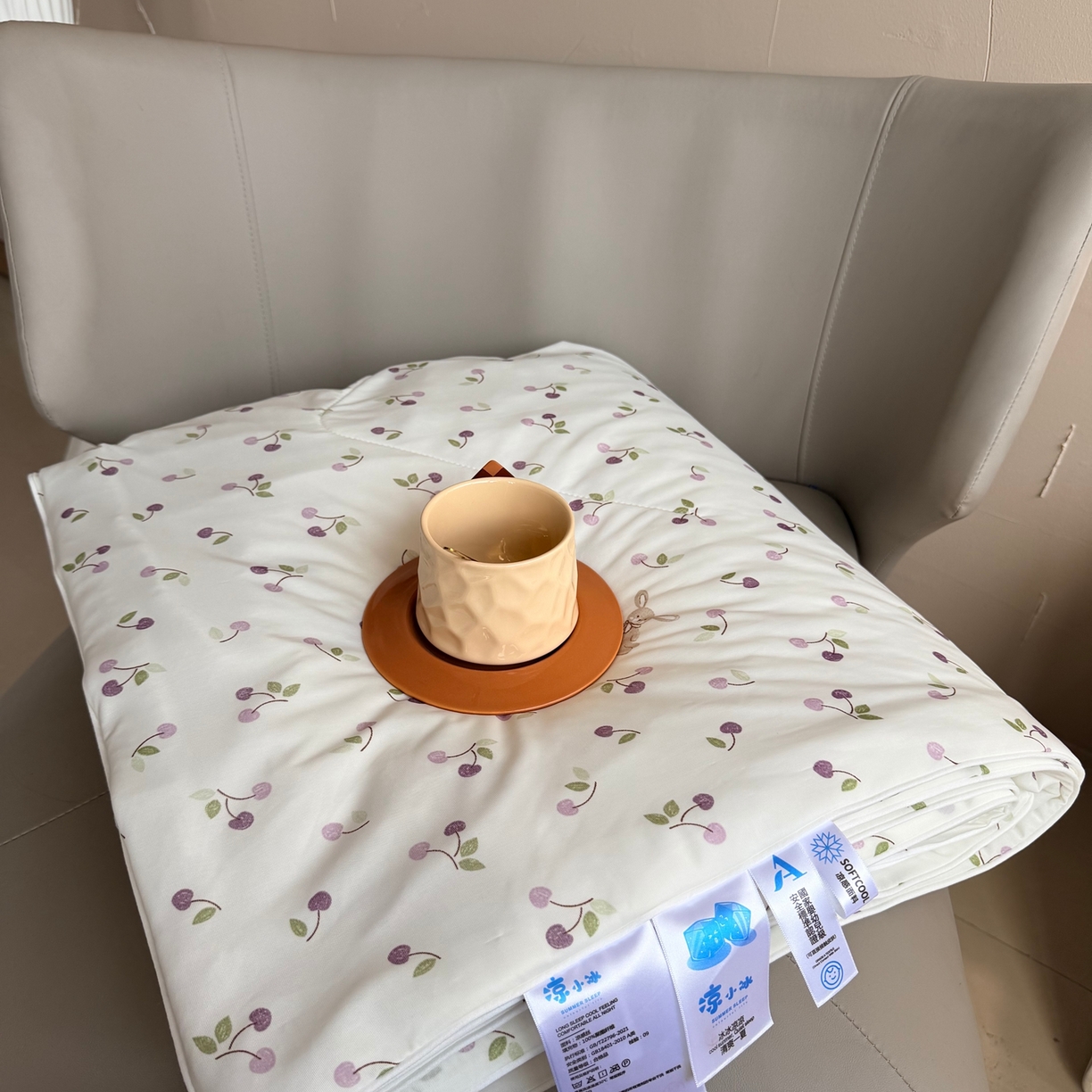 91家纺网 家纺一手货源 找家纺 莱豫家纺 2026春夏新款A类凉感小冰皮夏凉被夏被空调被 小樱桃