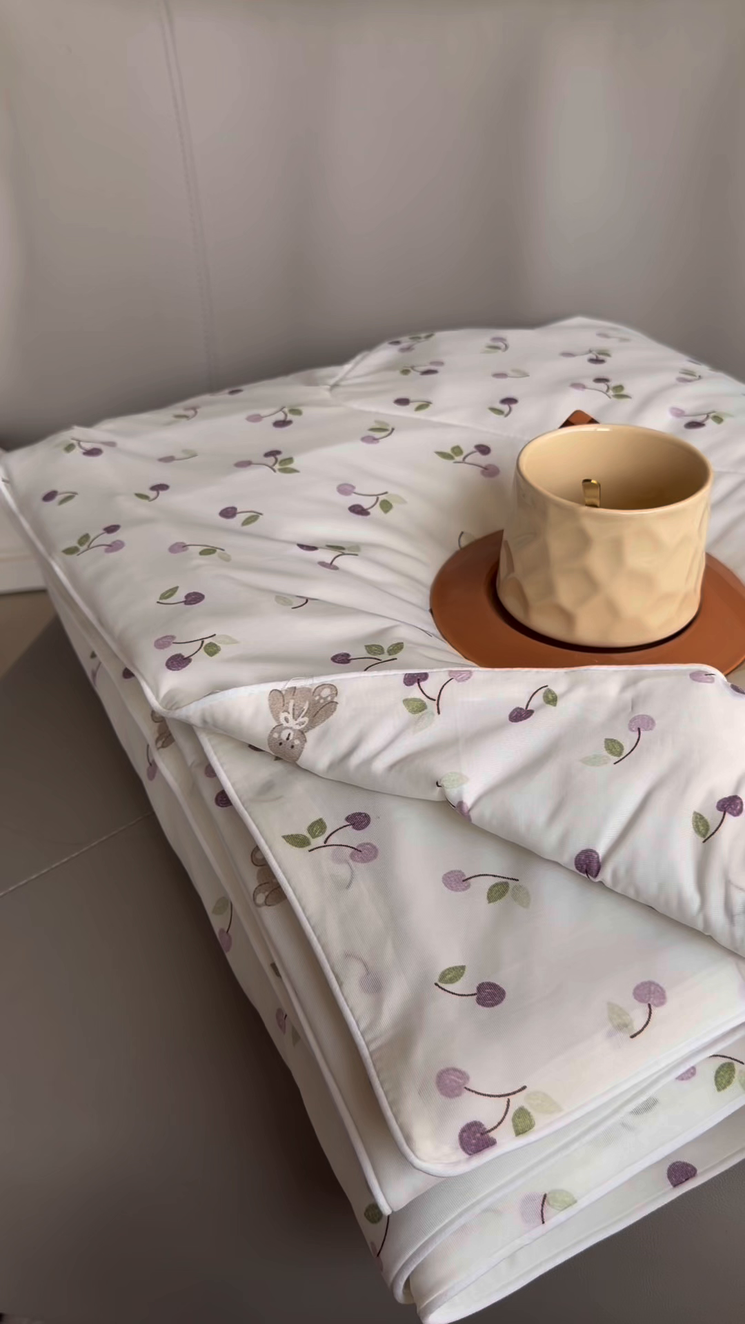 91家纺网 家纺一手货源 找家纺 莱豫家纺 2026春夏新款A类凉感小冰皮夏凉被夏被空调被 小樱桃