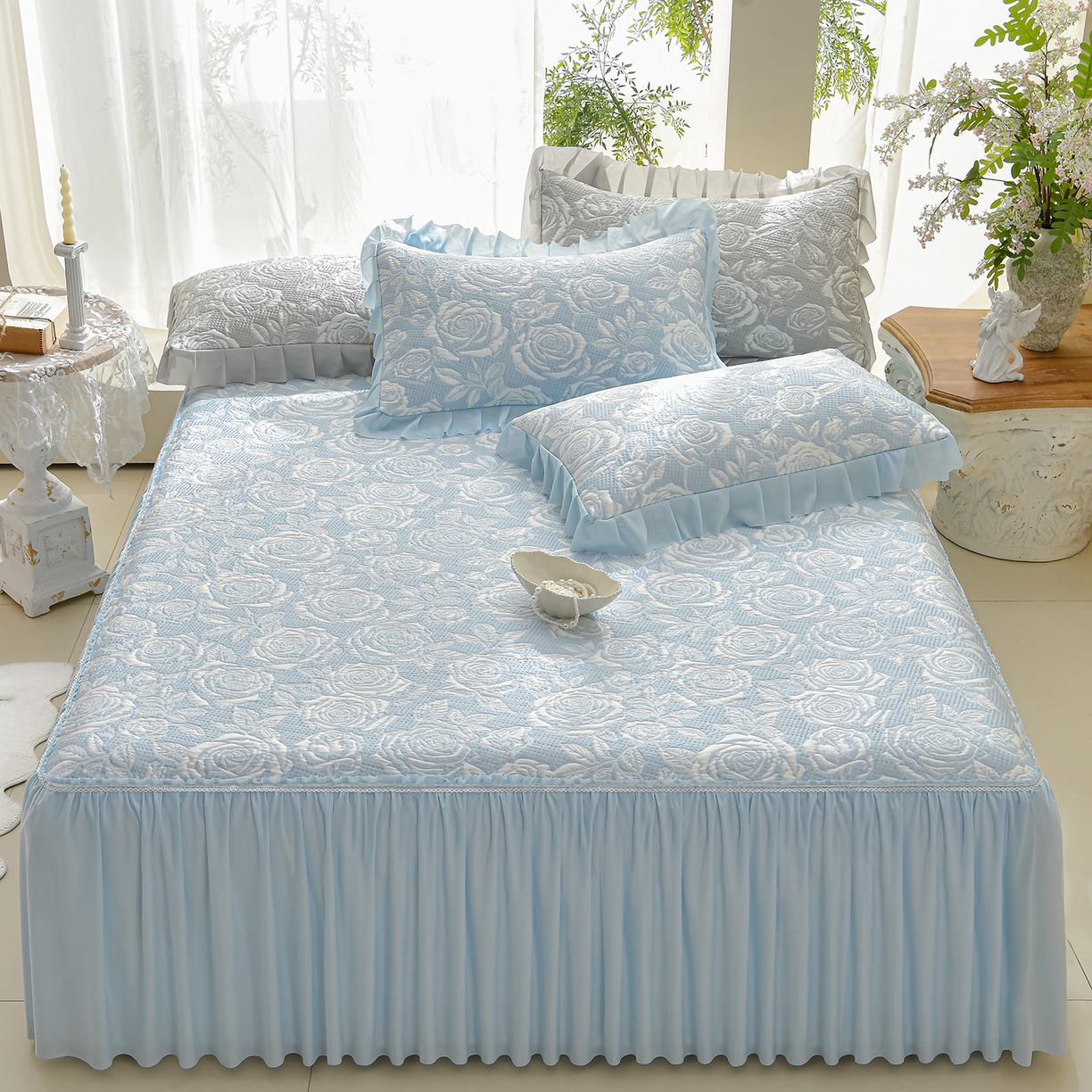 91家纺网 家纺一手货源 找家纺 绘萱家居 2026春夏新款530克PE100%提花冰凉豆豆床裙款凉席席子空调软席 玫瑰花香-蓝