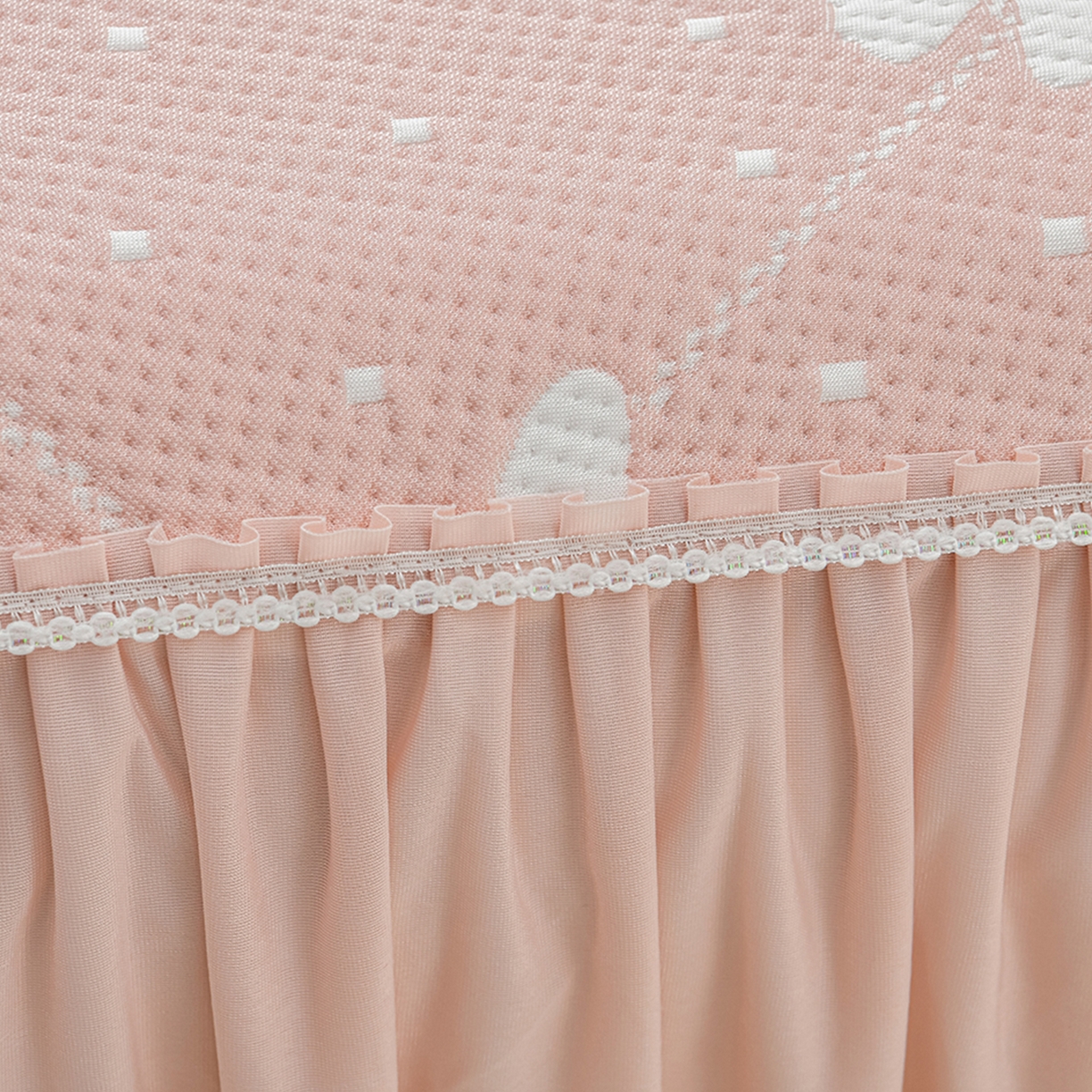 91家纺网 家纺一手货源 找家纺 绘萱家居 2026春夏新款530克PE100%提花冰凉豆豆床裙款凉席席子空调软席 蝶儿轻舞-粉