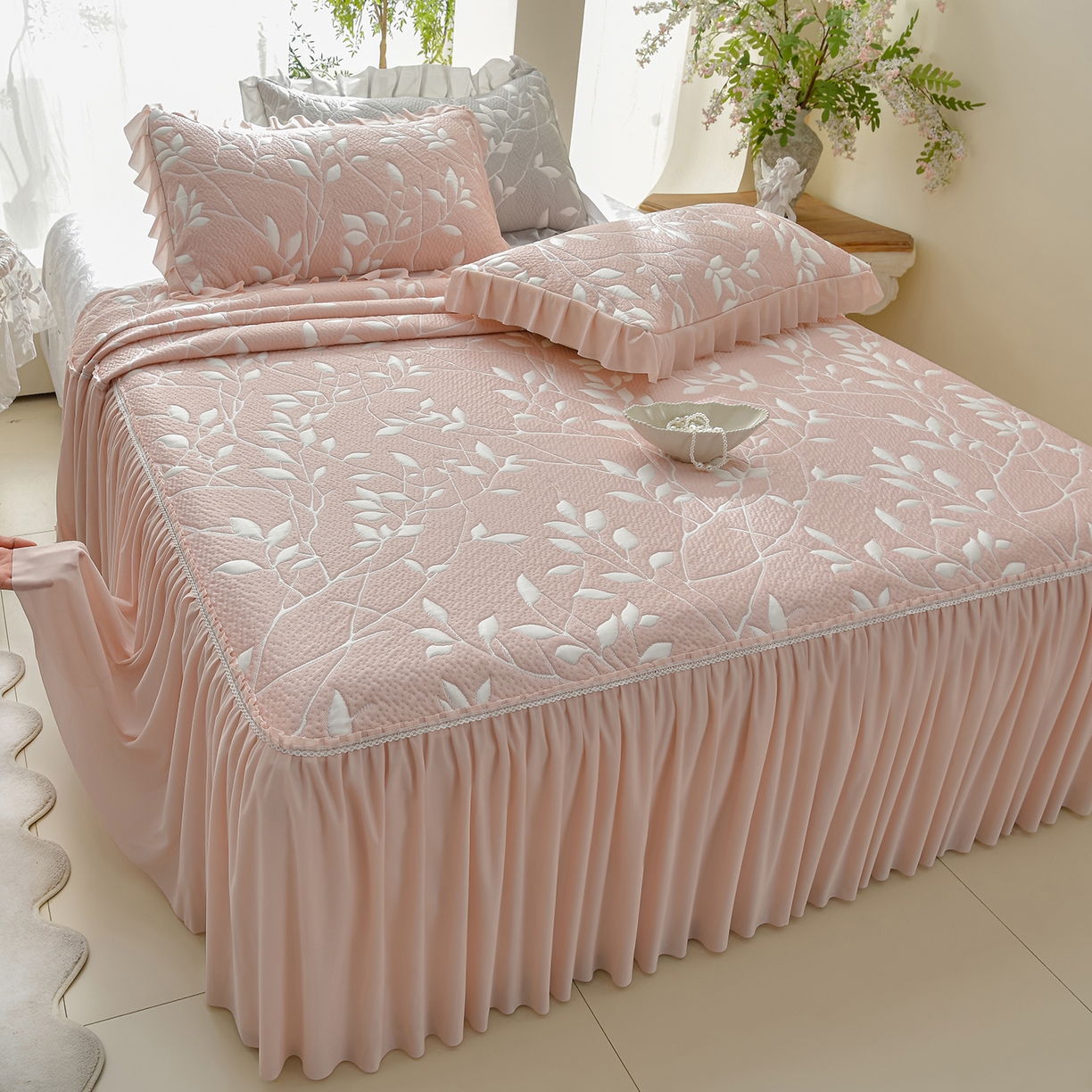 绘萱家居 2026春夏新款530克PE100%提花冰凉豆豆床裙款凉席席子空调软席 花枝招展-粉