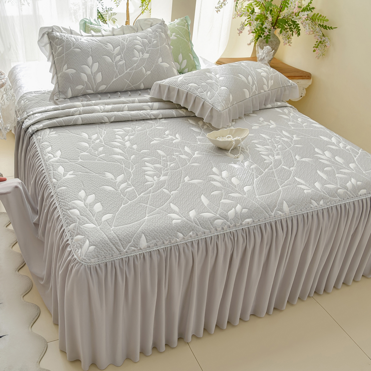 绘萱家居 2026春夏新款530克PE100%提花冰凉豆豆床裙款凉席席子空调软席 花枝招展-灰