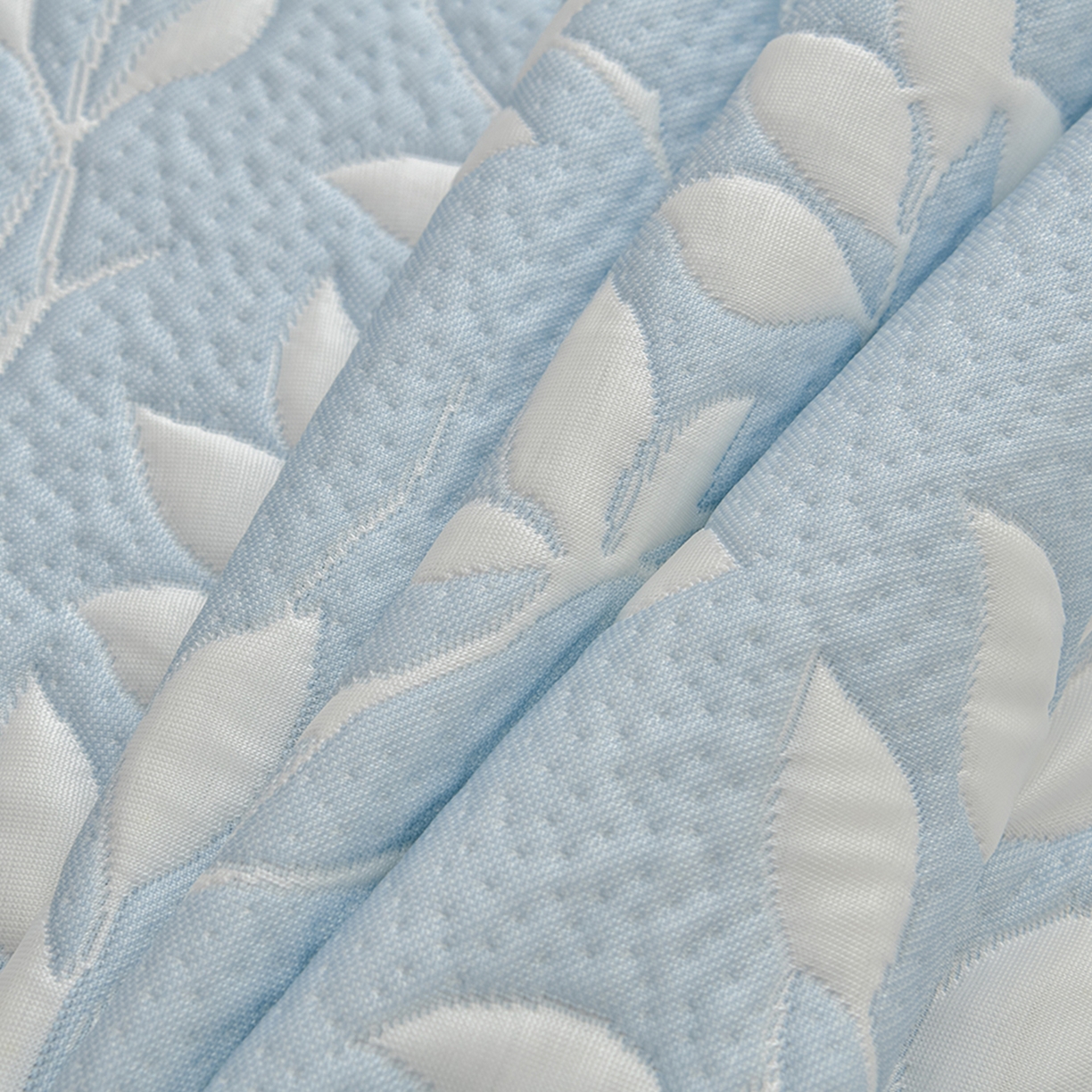 91家纺网 家纺一手货源 找家纺 绘萱家居 2026春夏新款530克PE100%提花冰凉豆豆床裙款凉席席子空调软席 花枝招展-蓝