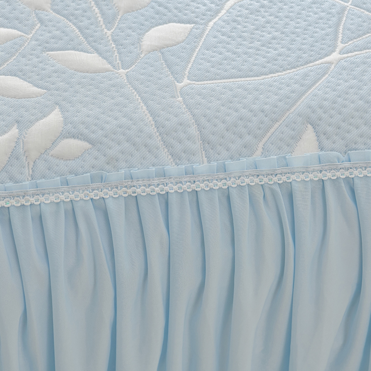 91家纺网 家纺一手货源 找家纺 绘萱家居 2026春夏新款530克PE100%提花冰凉豆豆床裙款凉席席子空调软席 花枝招展-蓝