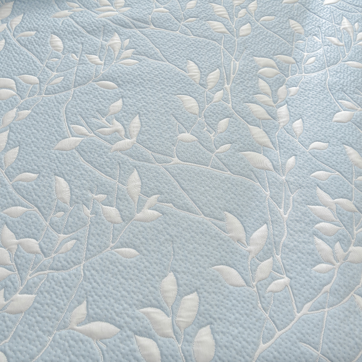 91家纺网 家纺一手货源 找家纺 绘萱家居 2026春夏新款530克PE100%提花冰凉豆豆床裙款凉席席子空调软席 花枝招展-蓝