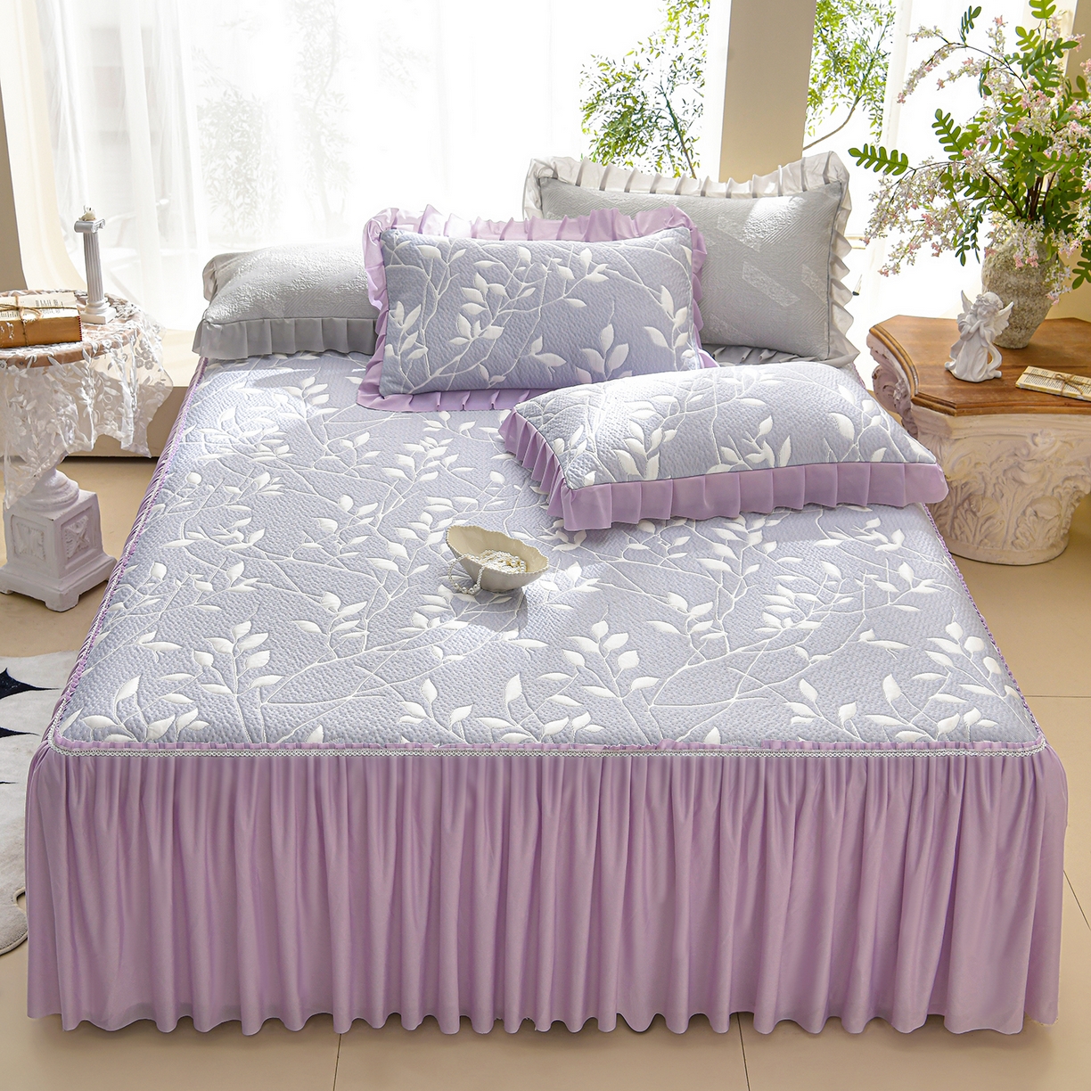 91家纺网 家纺一手货源 找家纺 绘萱家居 2026春夏新款530克PE100%提花冰凉豆豆床裙款凉席席子空调软席 花枝招展-紫