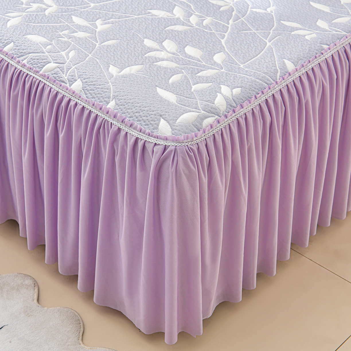 91家纺网 家纺一手货源 找家纺 绘萱家居 2026春夏新款530克PE100%提花冰凉豆豆床裙款凉席席子空调软席 花枝招展-紫