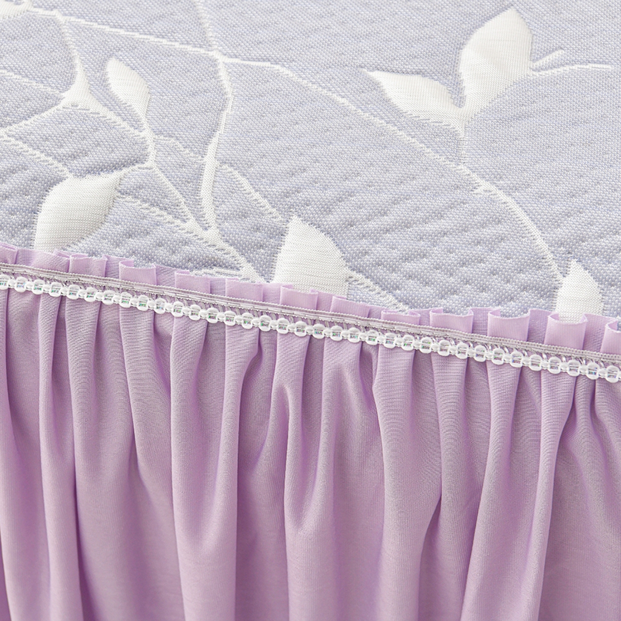 91家纺网 家纺一手货源 找家纺 绘萱家居 2026春夏新款530克PE100%提花冰凉豆豆床裙款凉席席子空调软席 花枝招展-紫