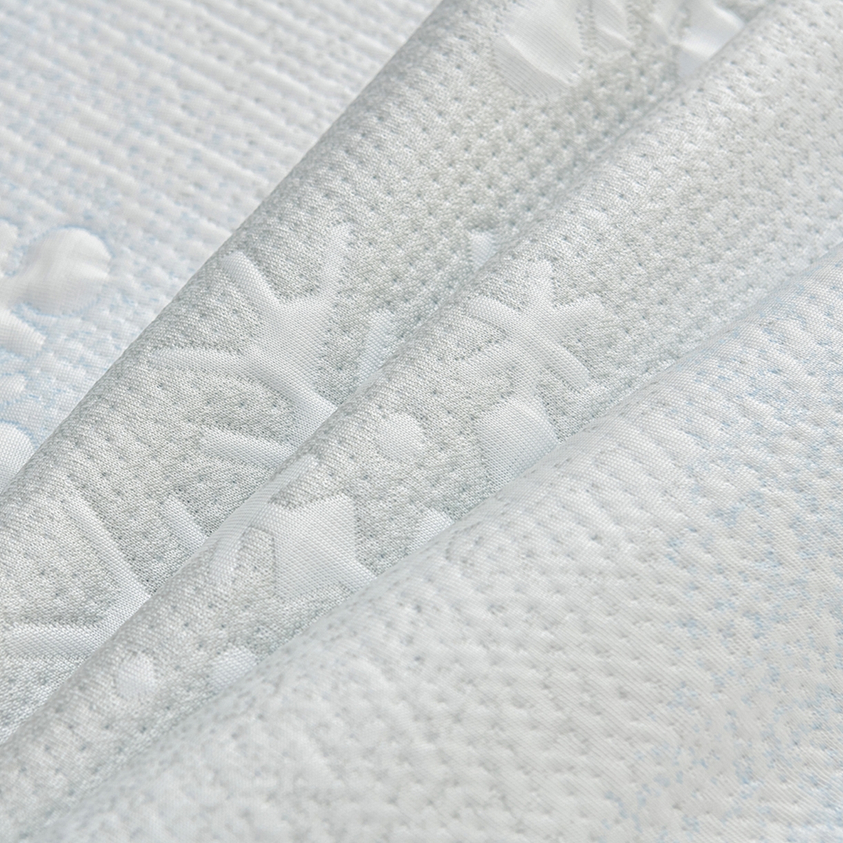 91家纺网 家纺一手货源 找家纺 绘萱家居 2026春夏新款530克PE100%提花冰凉豆豆床裙款凉席席子空调软席 渐变雪花-蓝