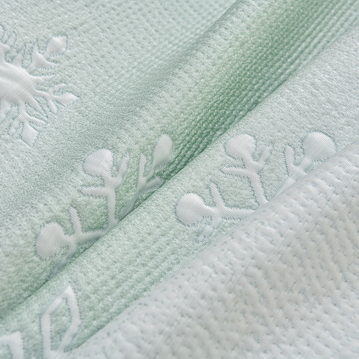 91家纺网 家纺一手货源 找家纺 绘萱家居 2026春夏新款530克PE100%提花冰凉豆豆床裙款凉席席子空调软席 渐变雪花-绿
