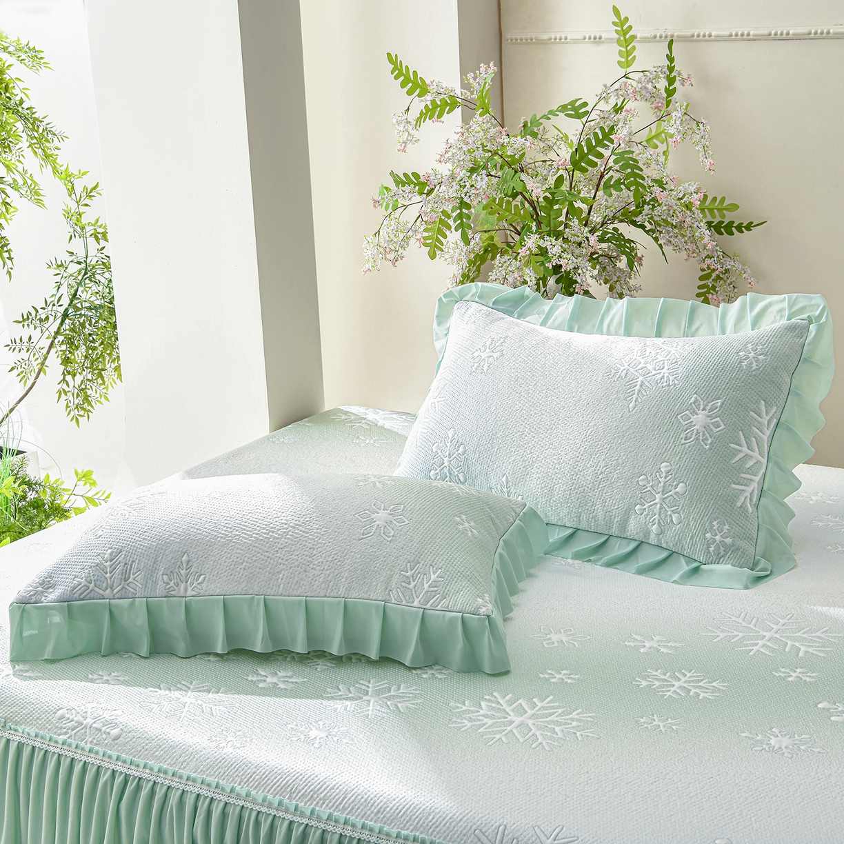 91家纺网 家纺一手货源 找家纺 绘萱家居 2026春夏新款530克PE100%提花冰凉豆豆床裙款凉席席子空调软席 渐变雪花-绿