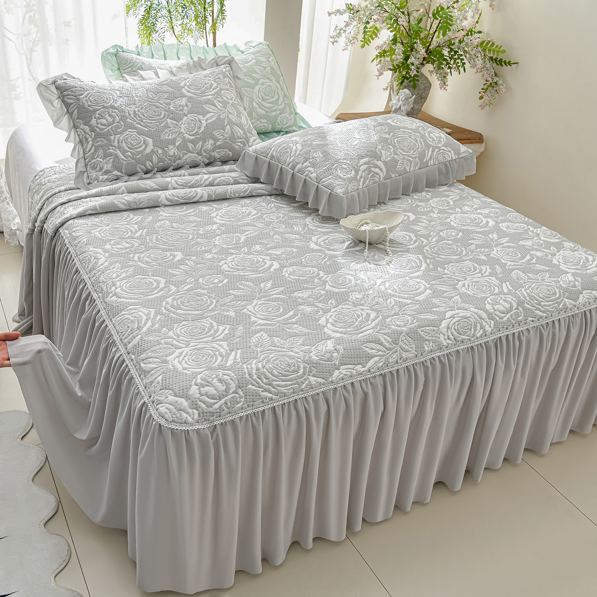 绘萱家居 2026春夏新款530克PE100%提花冰凉豆豆床裙款凉席席子空调软席 玫瑰花香-灰