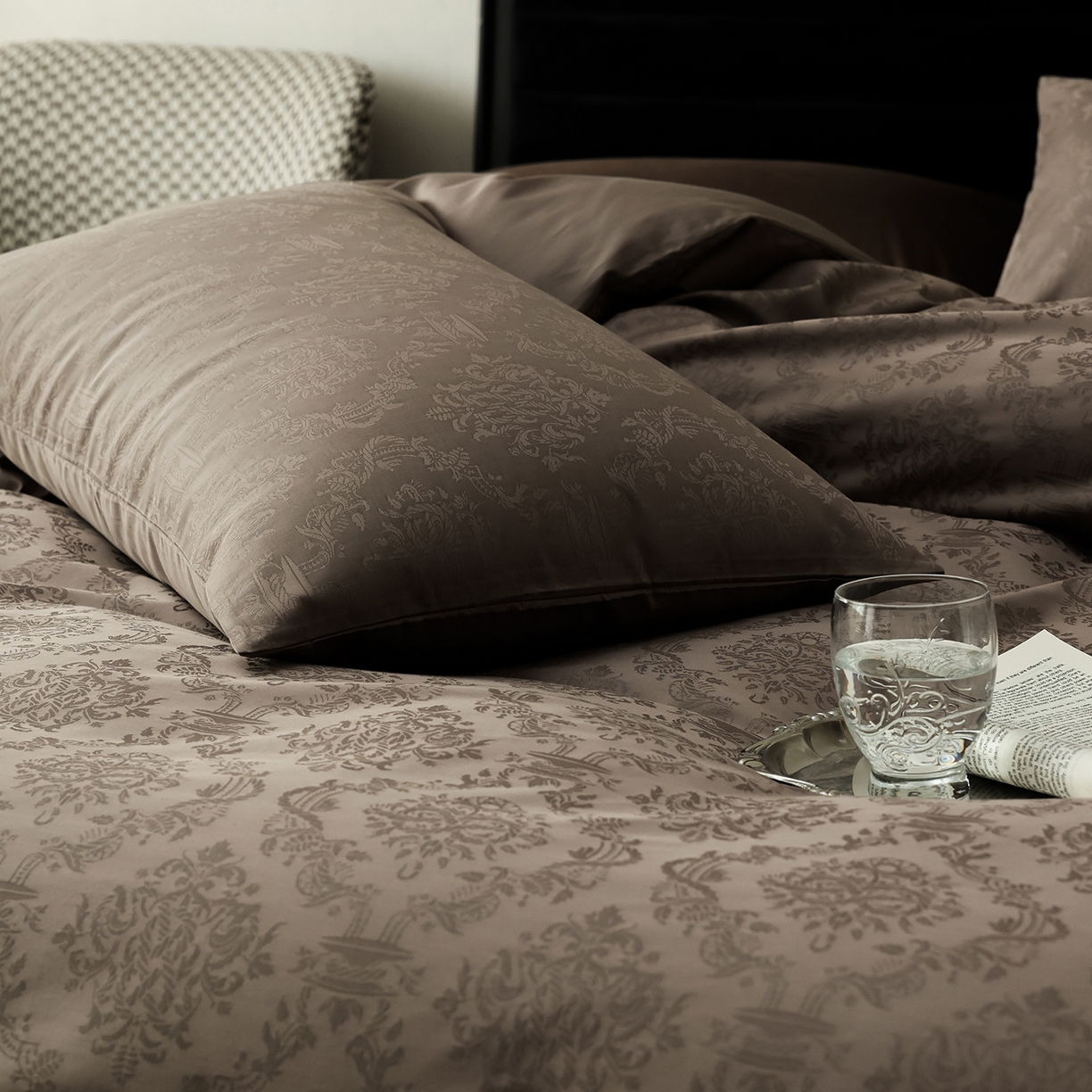 91家纺网 家纺一手货源 找家纺 （总）ONE TWO ONE 121 2026新款50支长绒棉提花四件套系列-微风知韵-轻咖