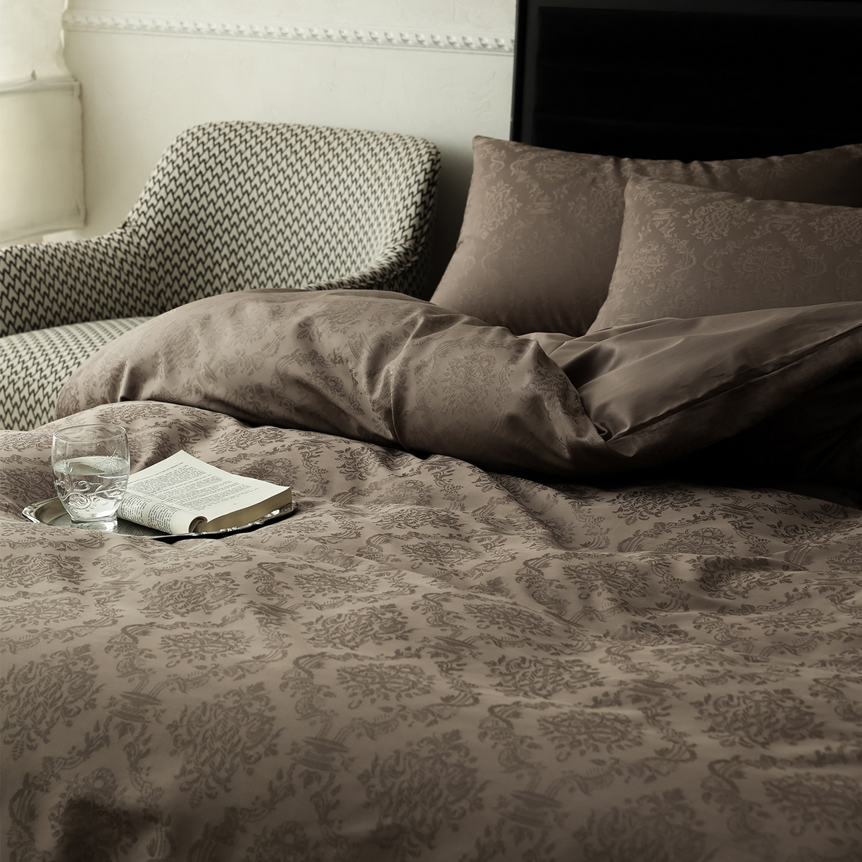 91家纺网 家纺一手货源 找家纺 （总）ONE TWO ONE 121 2026新款50支长绒棉提花四件套系列-微风知韵-轻咖