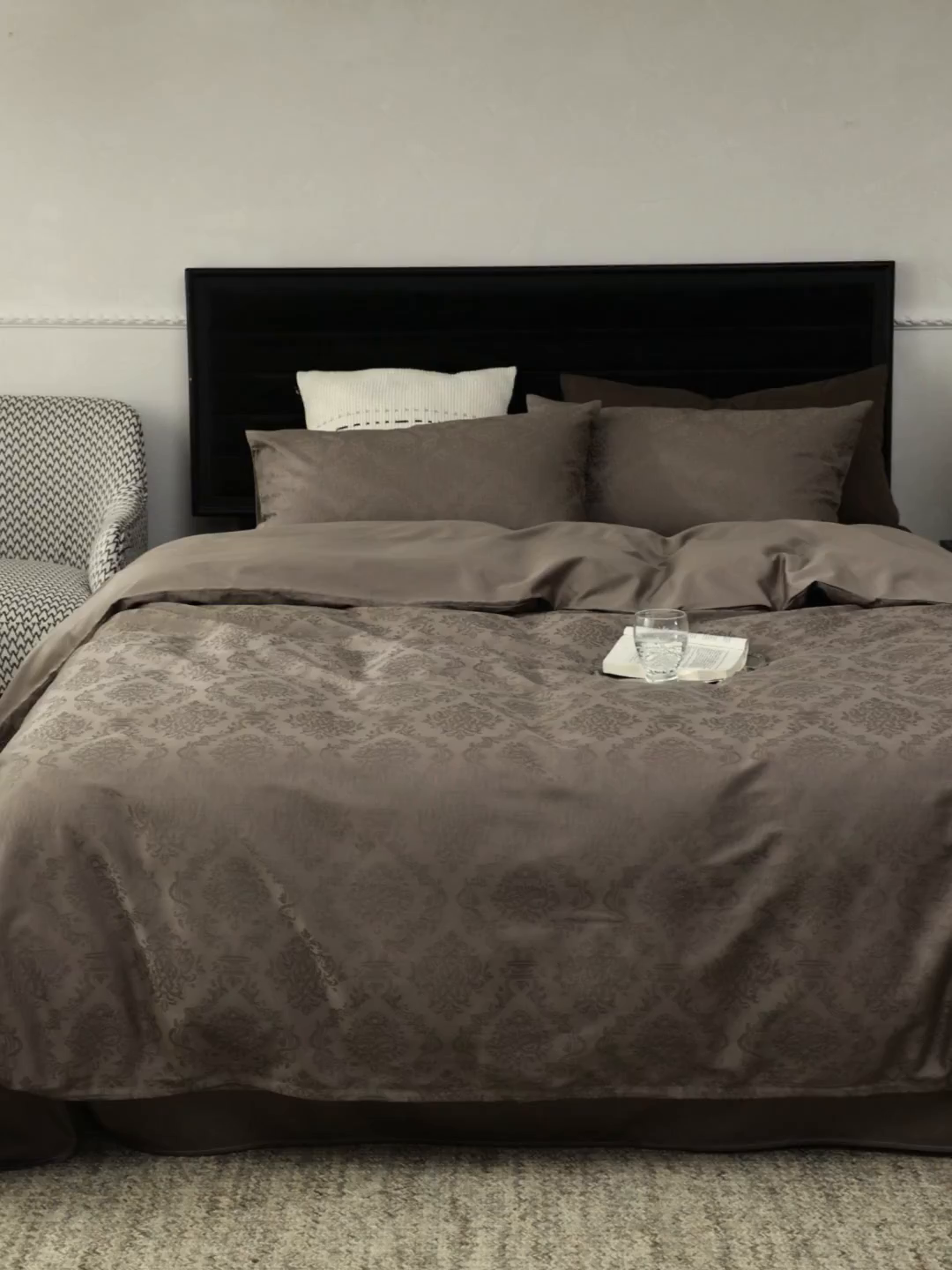 91家纺网 家纺一手货源 找家纺 （总）ONE TWO ONE 121 2026新款50支长绒棉提花四件套系列-微风知韵-轻咖