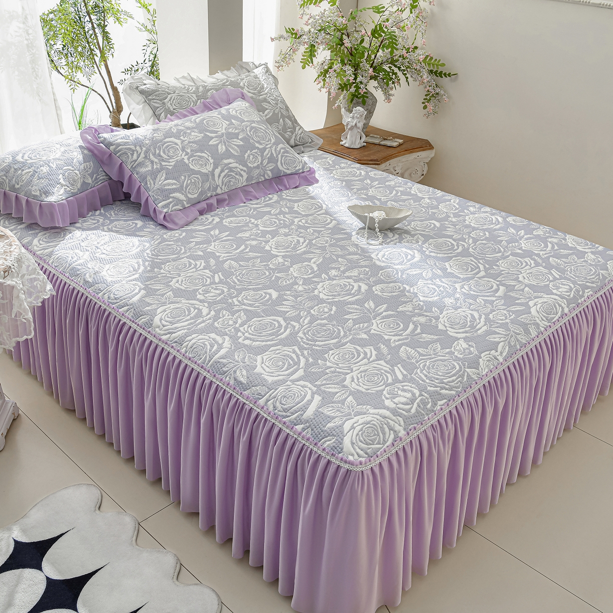 91家纺网 家纺一手货源 找家纺 绘萱家居 2026春夏新款530克PE100%提花冰凉豆豆床裙款凉席席子空调软席 玫瑰花香-紫