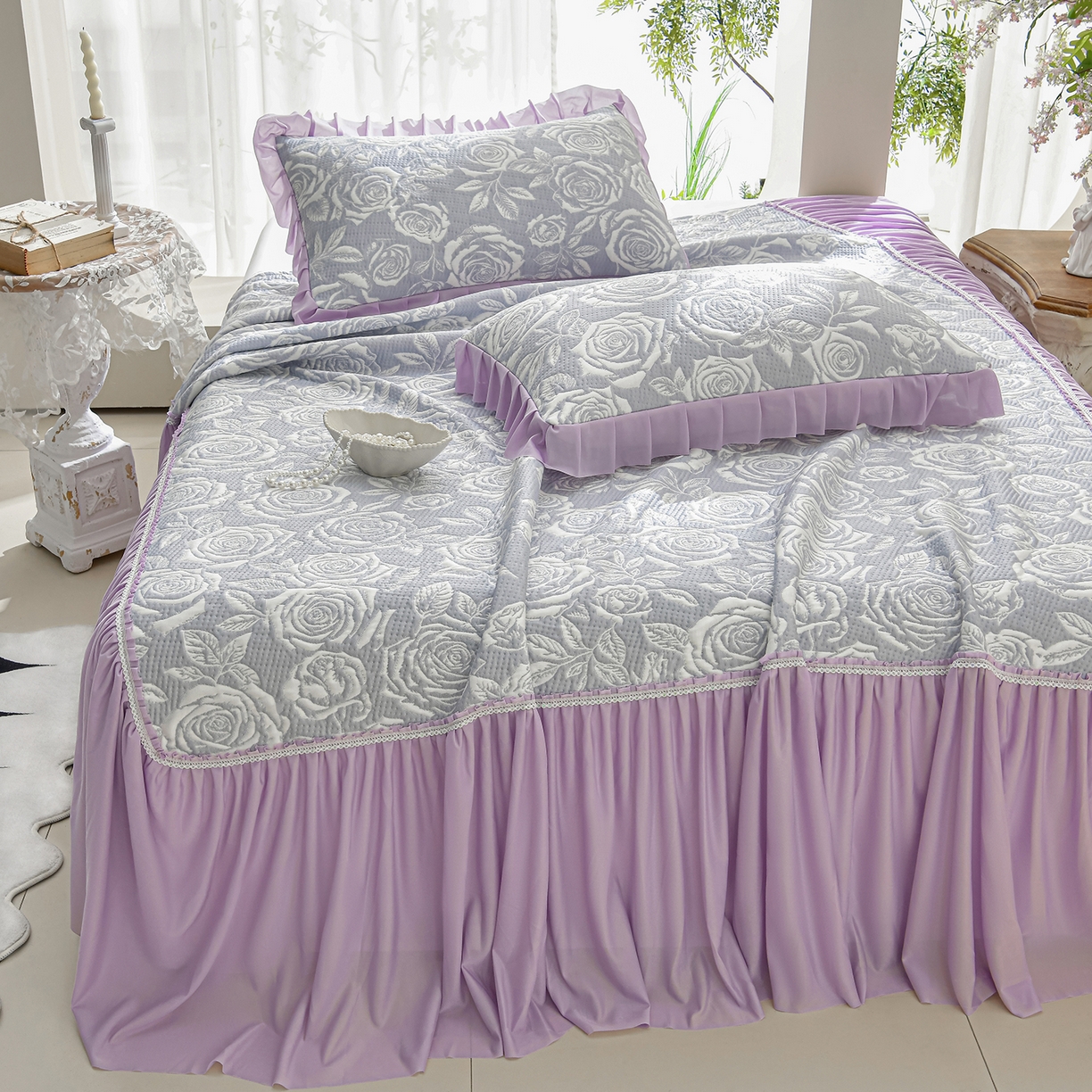 91家纺网 家纺一手货源 找家纺 绘萱家居 2026春夏新款530克PE100%提花冰凉豆豆床裙款凉席席子空调软席 玫瑰花香-紫