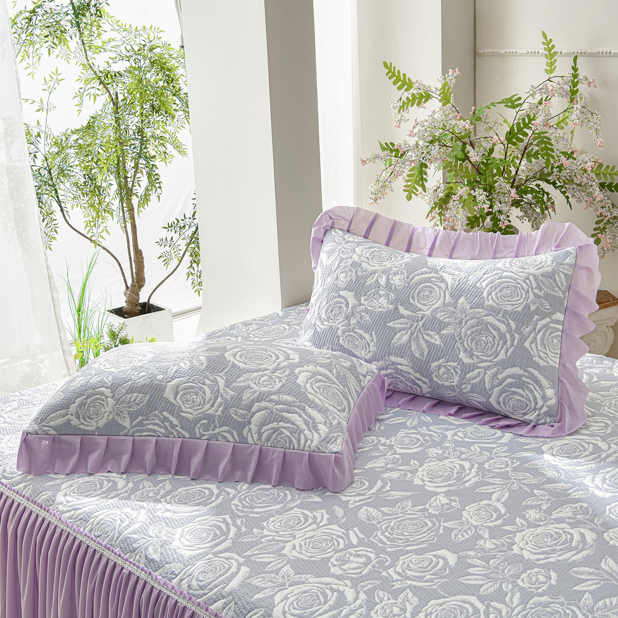 91家纺网 家纺一手货源 找家纺 绘萱家居 2026春夏新款530克PE100%提花冰凉豆豆床裙款凉席席子空调软席 玫瑰花香-紫