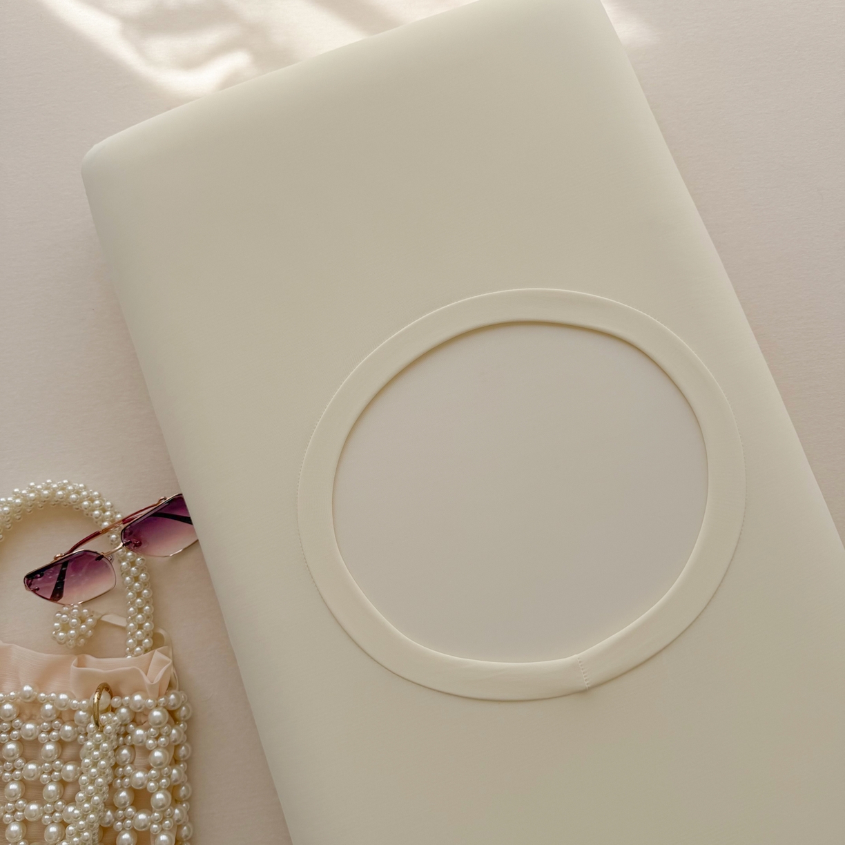 91家纺网 家纺一手货源 找家纺 百寐 2026新款夏季凉感冰皮星球深睡pro枕芯42*70保护套锦氨枕套纯色奶油色 冰皮枕套-浅鹅黄