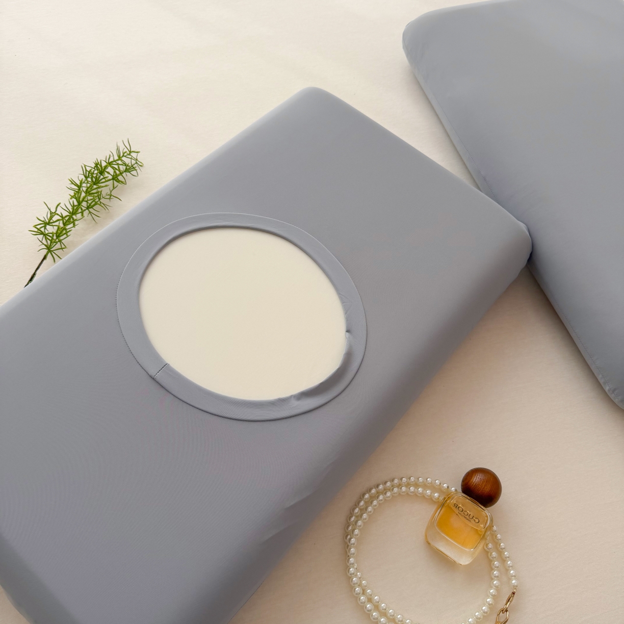 91家纺网 家纺一手货源 找家纺 百寐 2026新款夏季凉感冰皮星球深睡pro枕芯42*70保护套锦氨枕套纯色奶油色 冰皮枕套-松烟灰