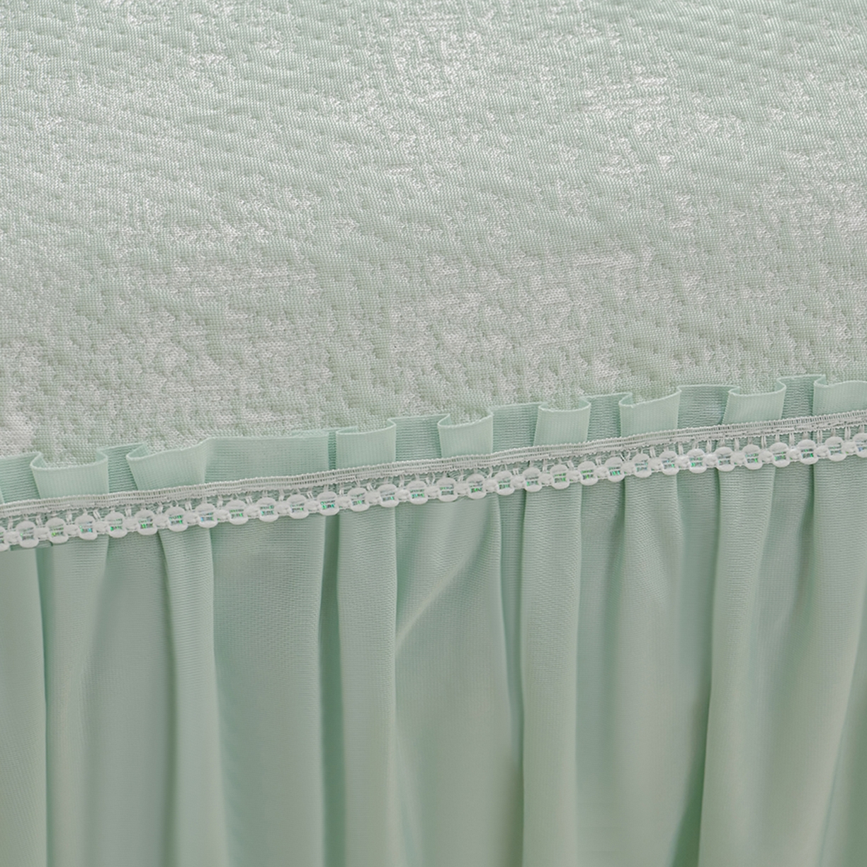 91家纺网 家纺一手货源 找家纺 绘萱家居 2026春夏新款530克PE100%提花冰凉豆豆床裙款凉席席子空调软席 云裳玫瑰-绿